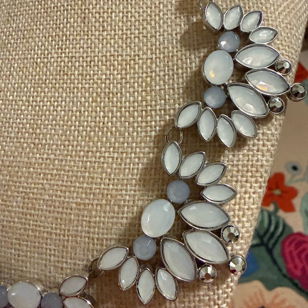 Elegant White and Silver Floral Necklace - Picture 2 of 5